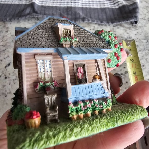 Christmas Village House LIBERTY FALLS THE PETERS' RESIDENCE - Picture 3 of 4